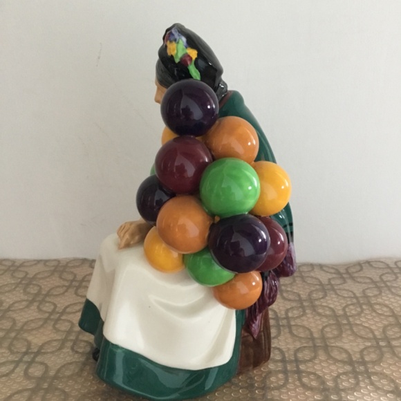 Royal Doulton - The Balloon Seller Lady HN 1315 - Picture 2 of 6